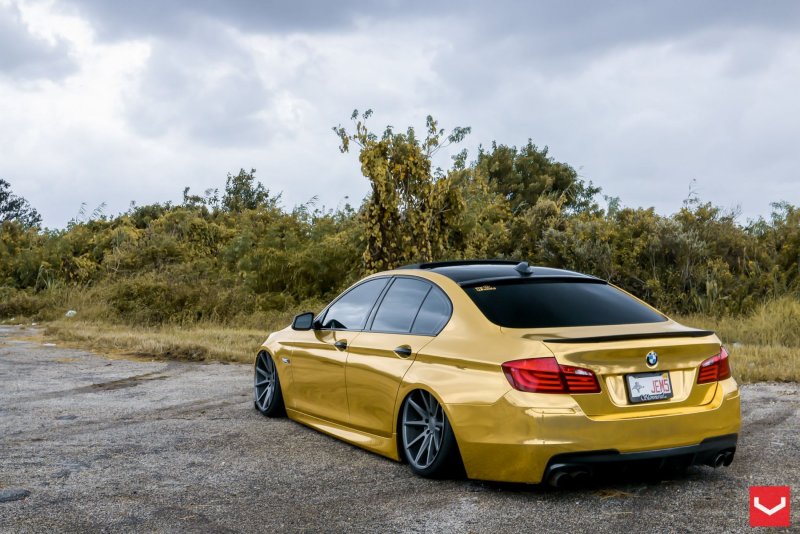 БМВ e60 Золотая