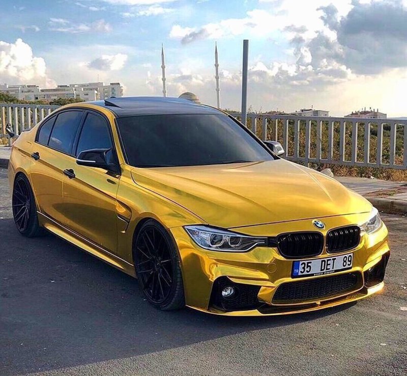 BMW m5 e60 Gold