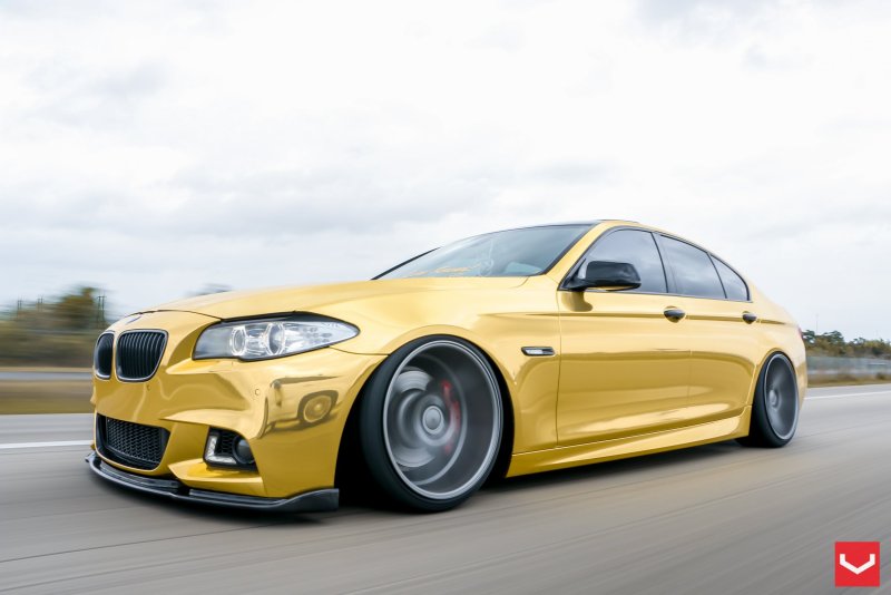 BMW m5 Gold