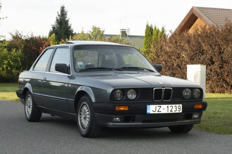 BMW 3 e30