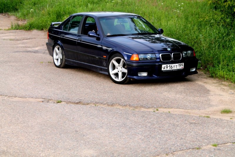 BMW 333i