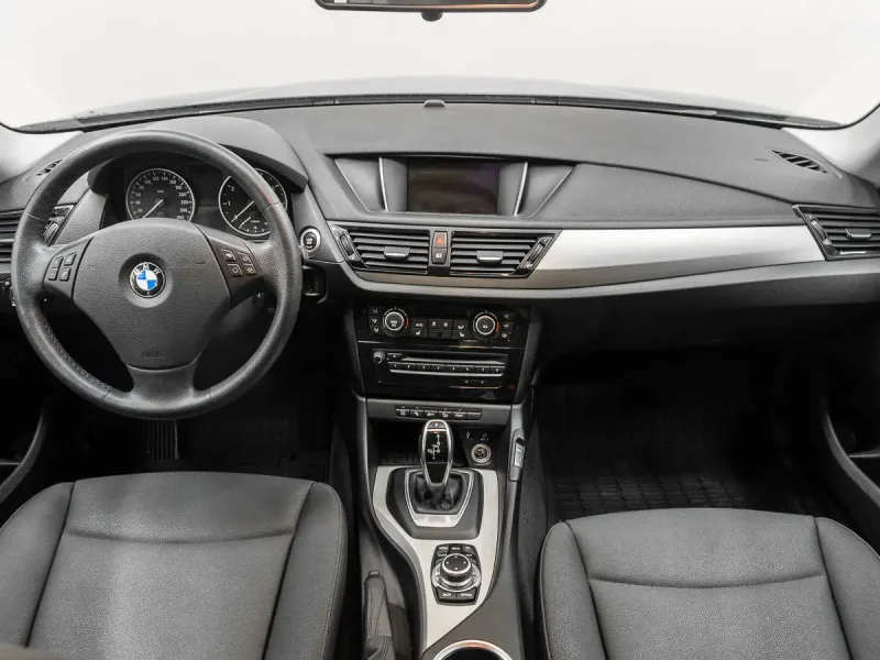 BMW x1 e84 салон
