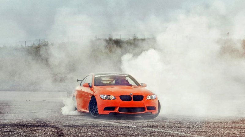 BMW m3 e92 в дрифте