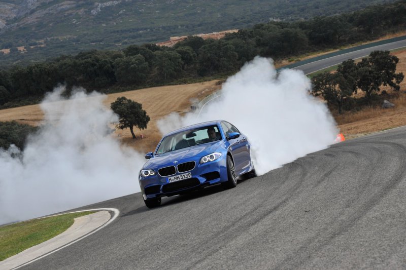 BMW m5 2021 дрифт