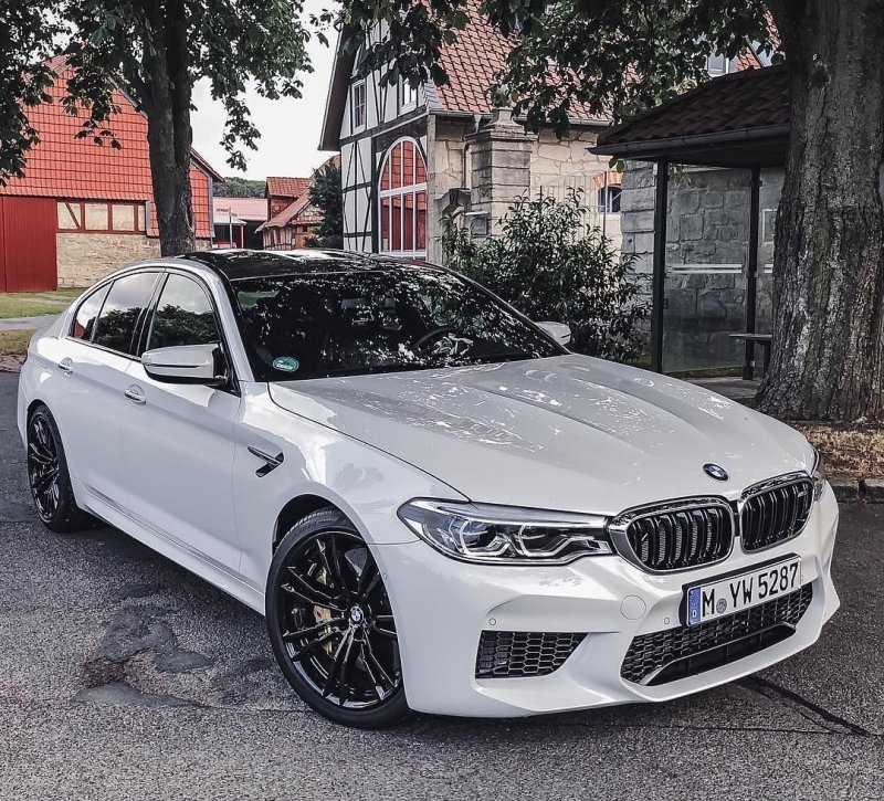 BMW m5 f90 белая