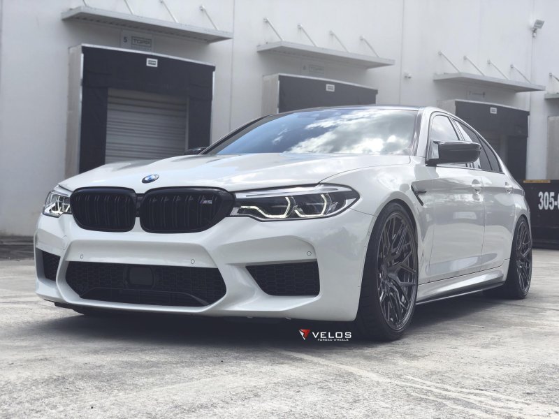 BMW m5 f90 Competition White