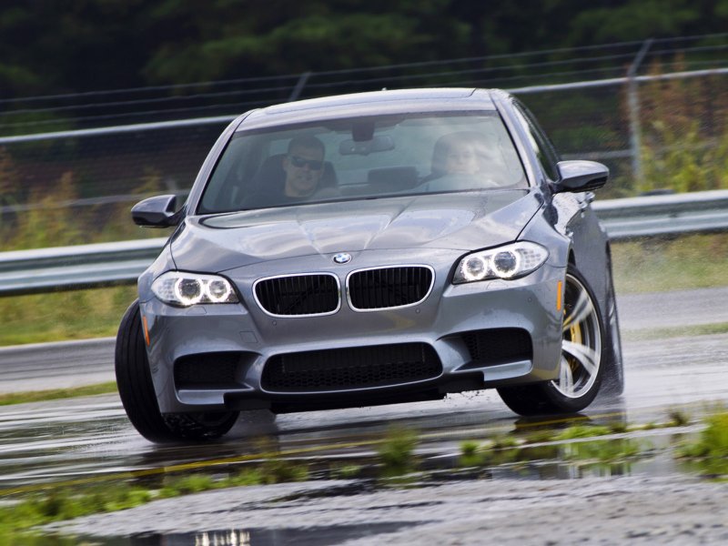 BMW m5 f10 2011