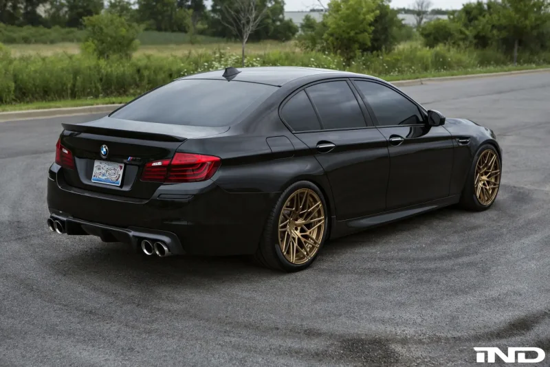 BMW m5 f10 черная