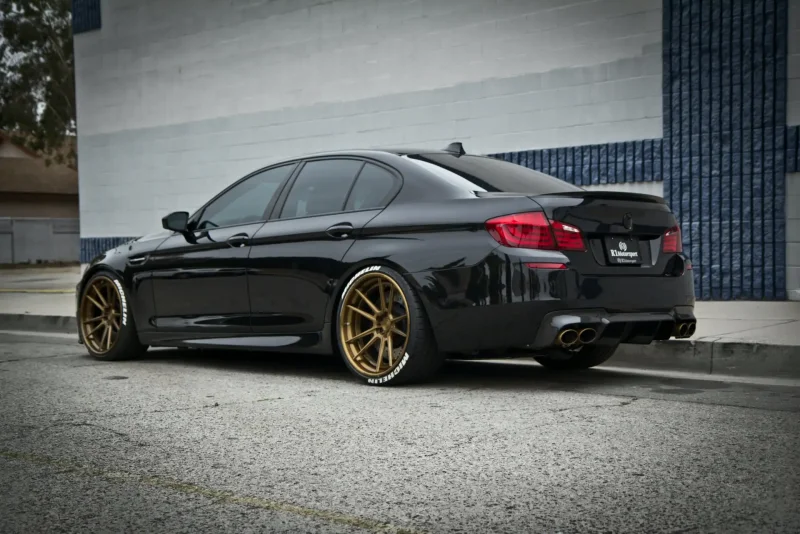 BMW m5 f10 черная