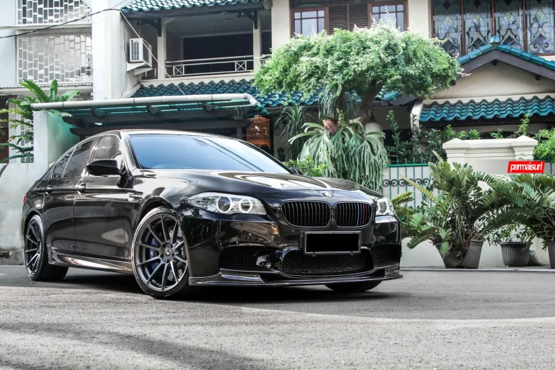 BMW m5 f10 Black