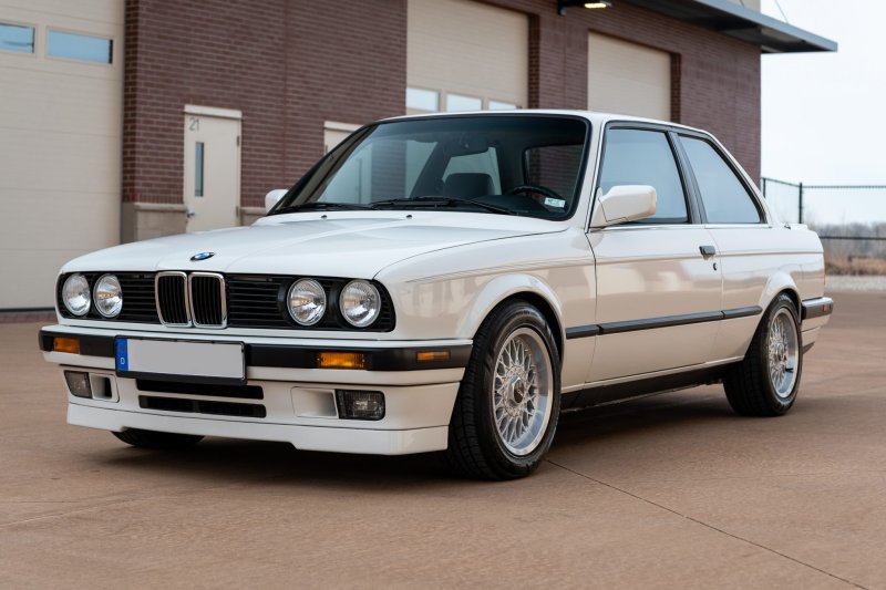 BMW 325i 1990