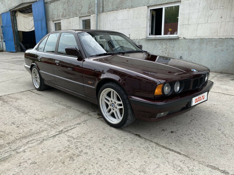 Р‘РњР’ 535i 1990