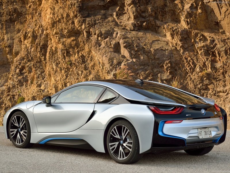 БМВ спорткар i8