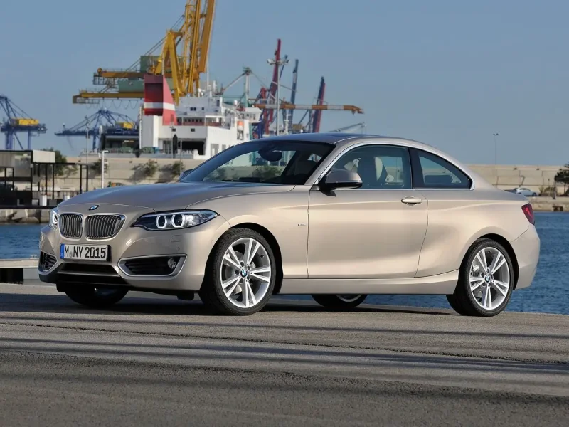 BMW 218i седан