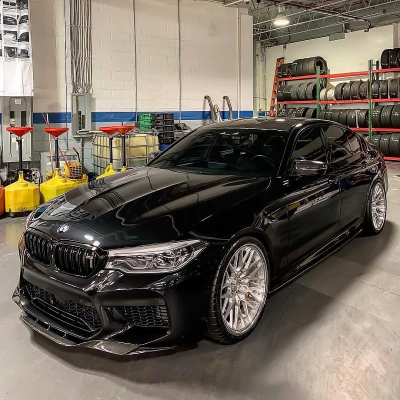 BMW m5 f90 Performance Black