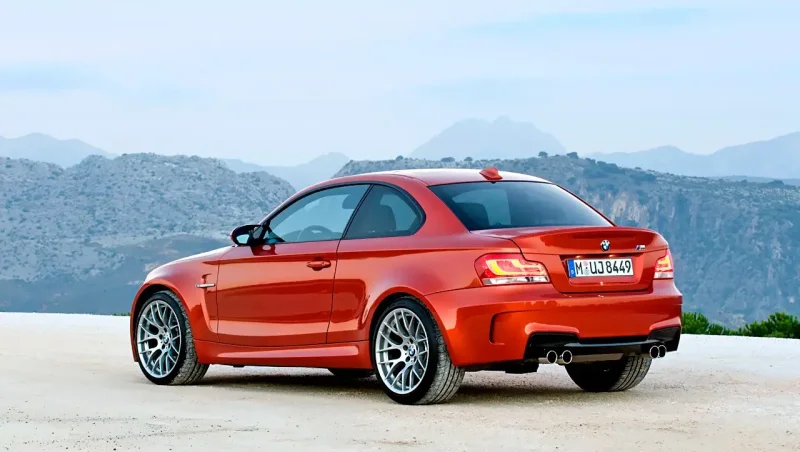BMW m1 Coupe 2011