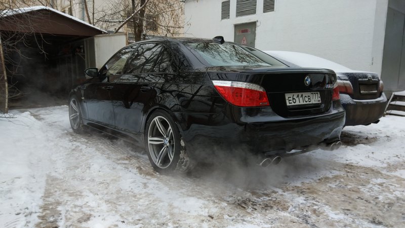 БМВ м5 е60 в10