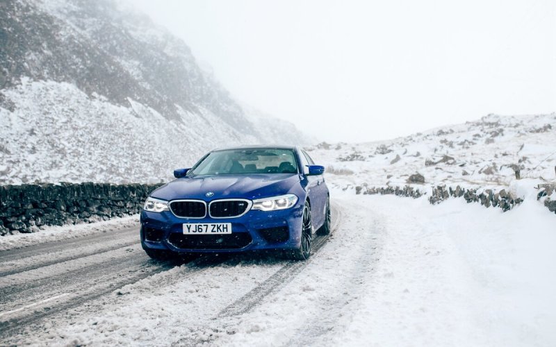 BMW m5 f90 зима