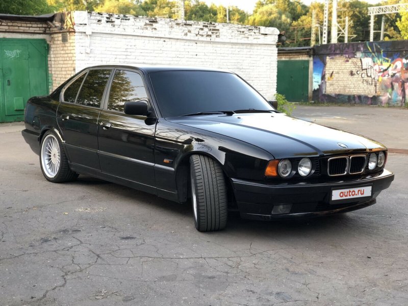 БМВ е34 черная тонированная