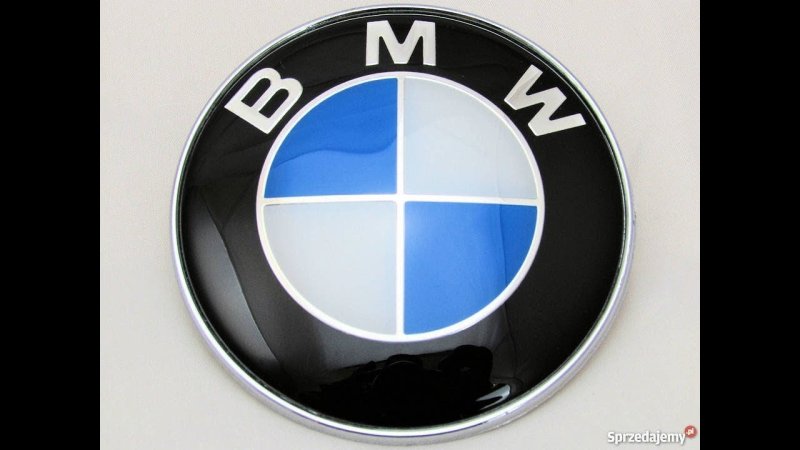 BMW значок на машине