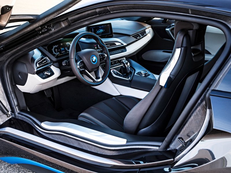 БМВ ай 8 салон