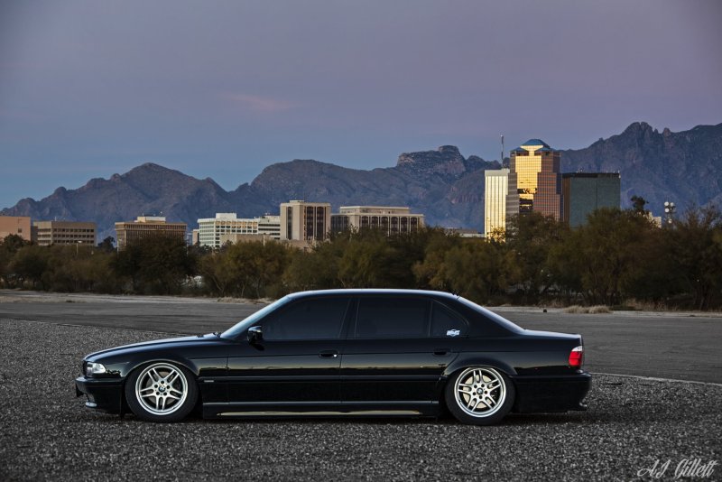 BMW e38 750il