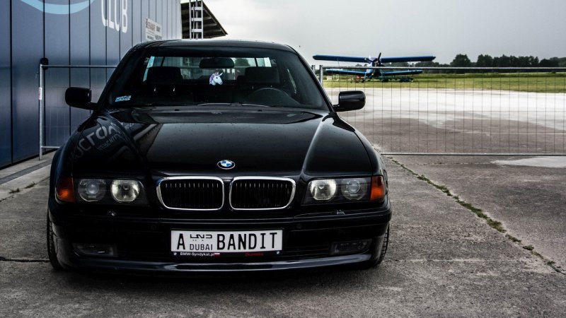 BMW 750i е38