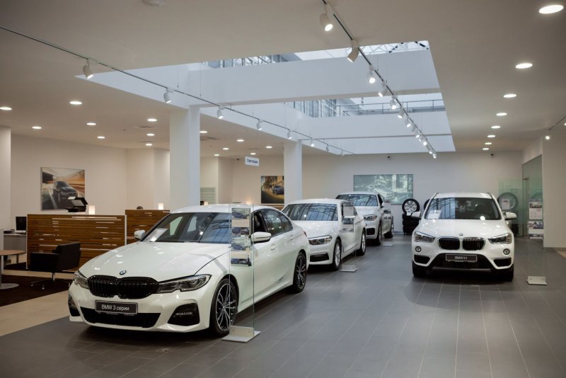 BMW 5 В автосалоне