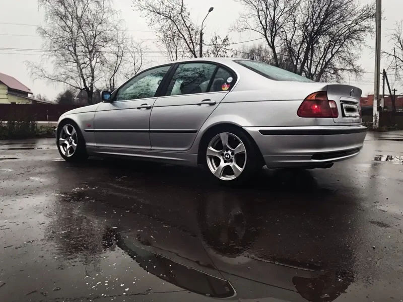 BMW e46 серебристая