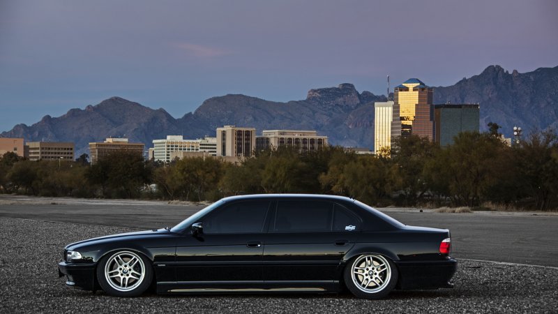 BMW e38 750il Black