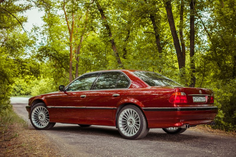 BMW 7 Series (e38)