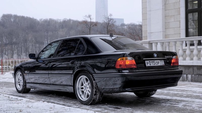 BMW e38 750i
