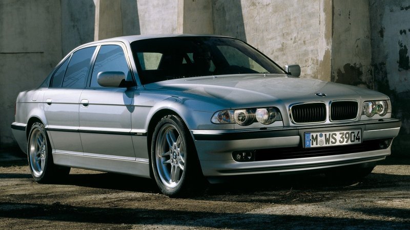 BMW 7 е38