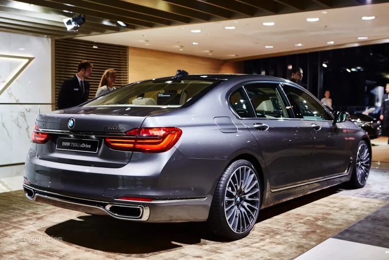BMW 7 2016