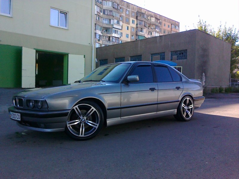 BMW e34 r17
