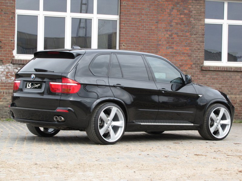 R22 BMW e70