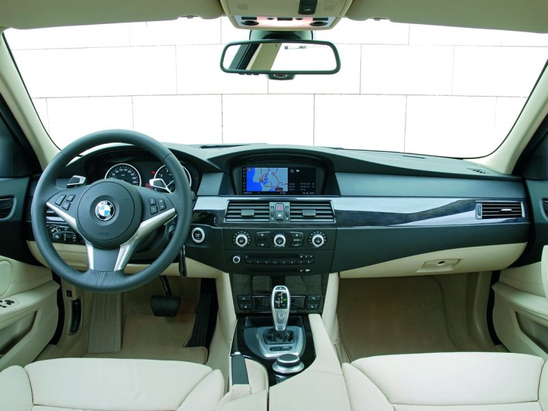BMW e60 салон