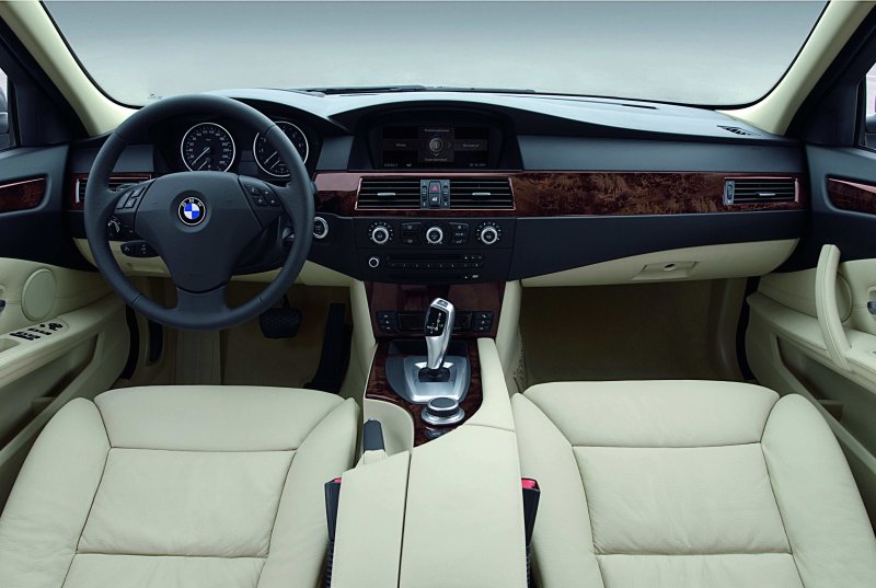 BMW 5 e60 салон