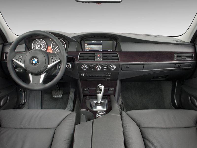 BMW e60 салон механика
