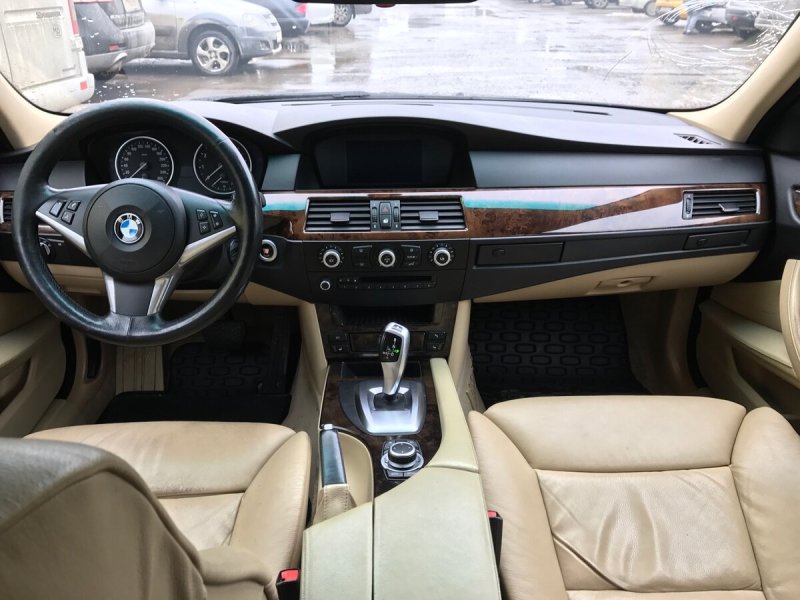 BMW 5 e60 салон