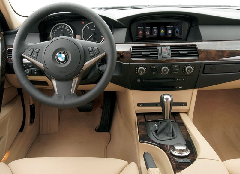 BMW 5 e60 салон