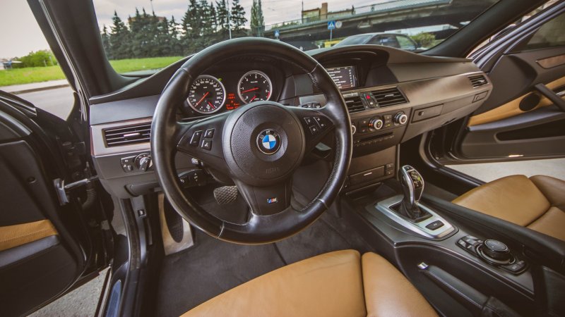BMW 5 е60 салон