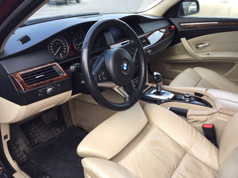 BMW e60 белый салон