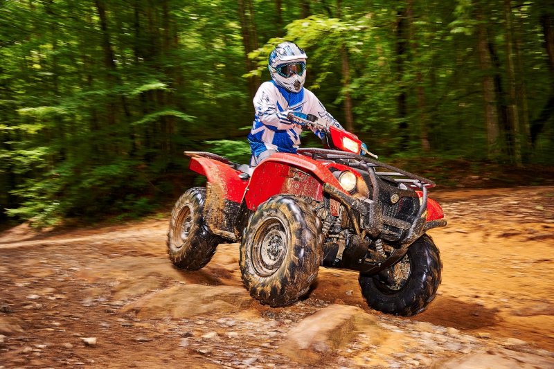 Yamaha красный квадроцикл