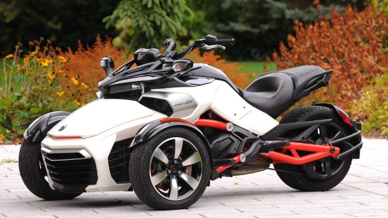 Трицикл can am Spyder f3