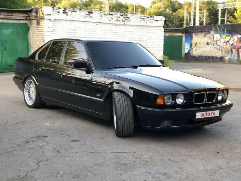 БМВ е34 черная тонированная
