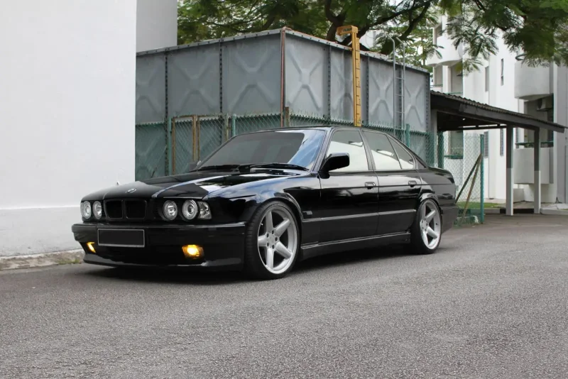 БМВ e34 черная