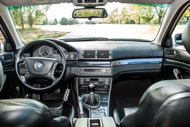 BMW e39 черный салон