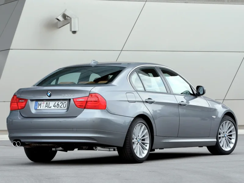 BMW e90 седан