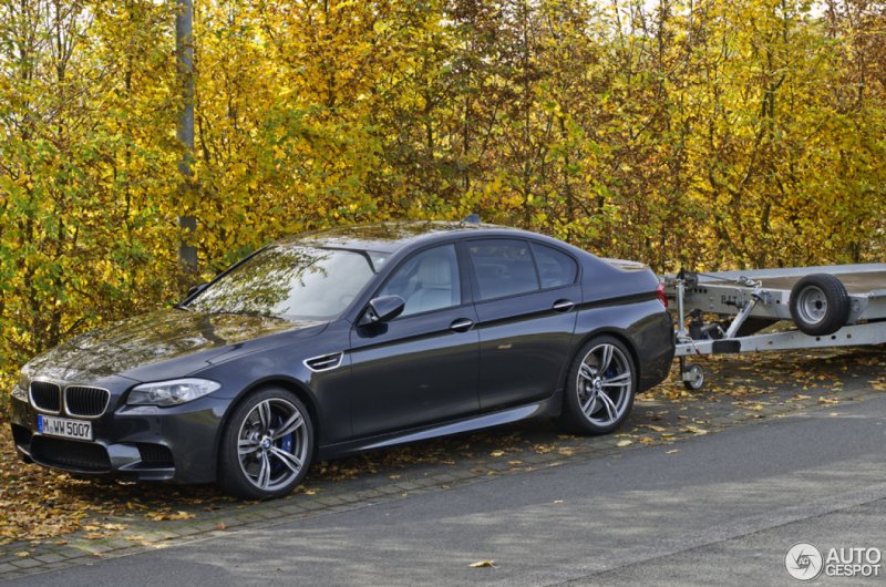 БМВ f10 серая АМО